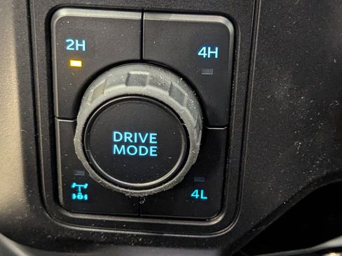 New 2026 Ford F250 Lariat w/ Chrome Package image 28