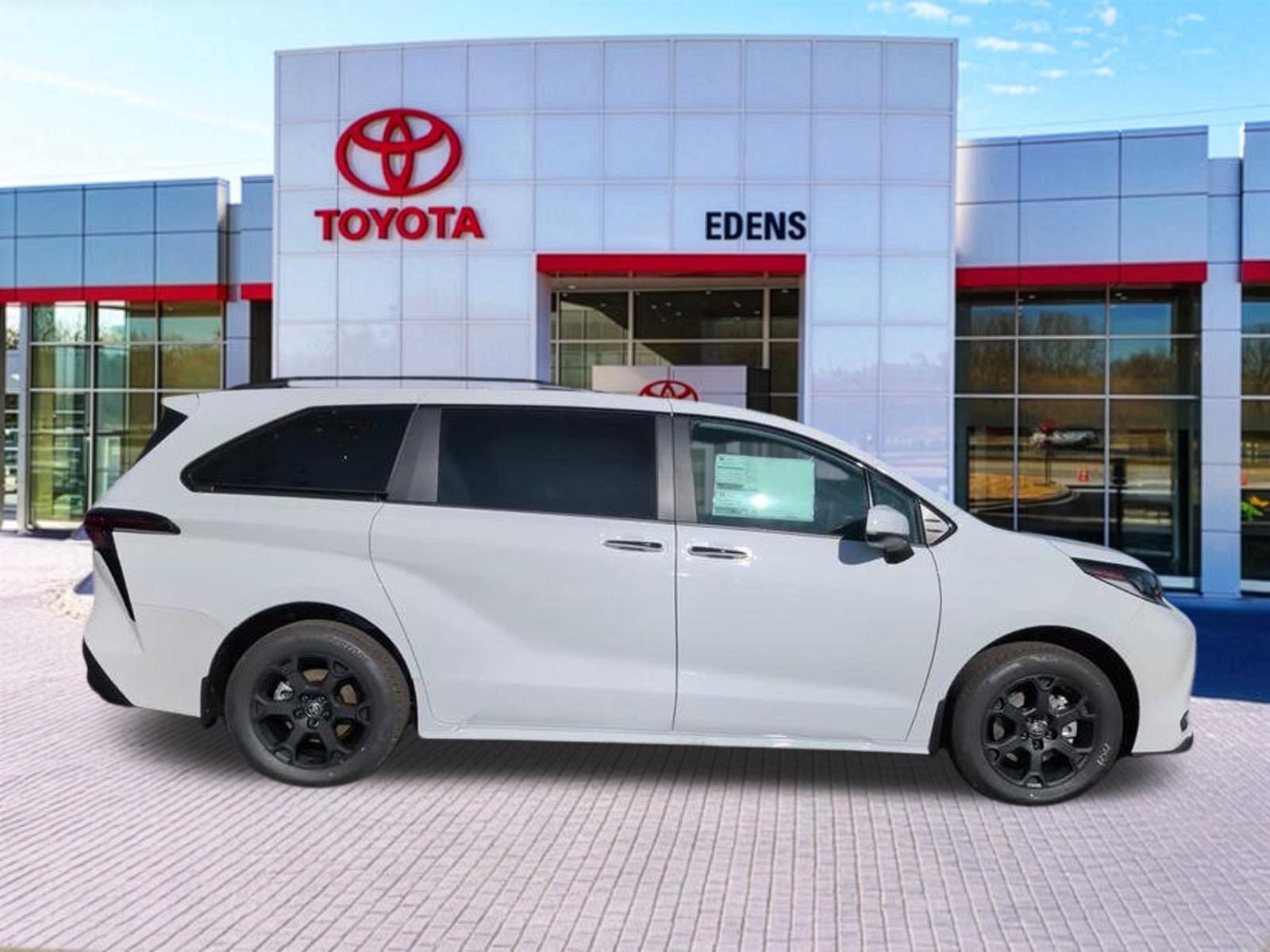 New 2026 Toyota Sienna XLE Woodland Edition AWD/4WD image 2