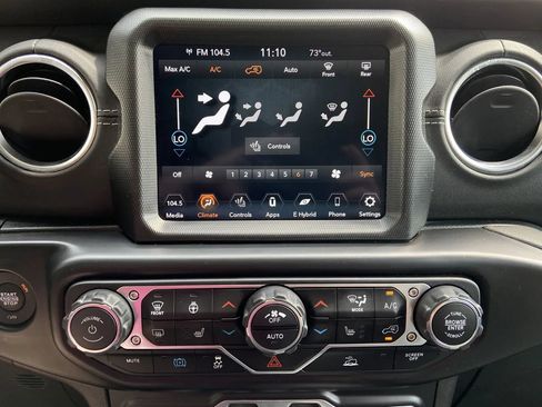 Used 2021 Jeep Wrangler Unlimited Sahara w/ Cold Weather Group AWD/4WD image 20