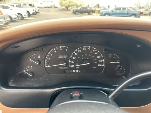 Used 1996 Ford Explorer 4WD 4-Door image 2