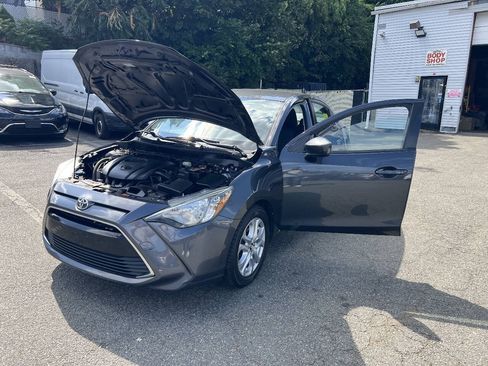 Used 2018 Toyota Yaris iA FWD image 33