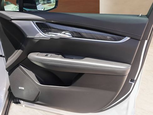 Used 2021 Cadillac XT6 Premium Luxury FWD image 29