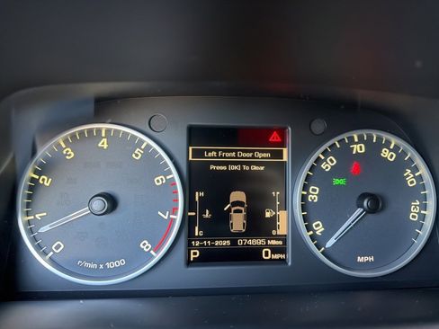 Used 2016 Land Rover LR4 HSE image 8