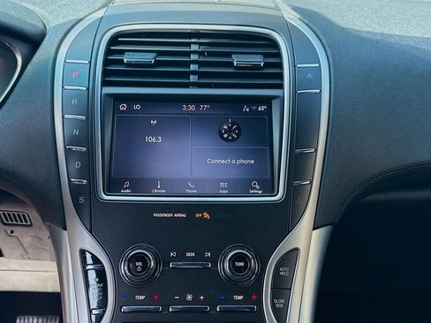 Used 2020 Lincoln Nautilus FWD image 10