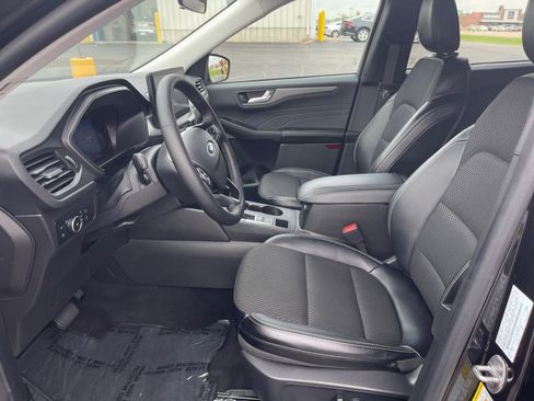 Used 2024 Ford Escape PHEV image 9