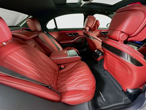 Used 2025 Mercedes-Benz S 63 AMG S image 31