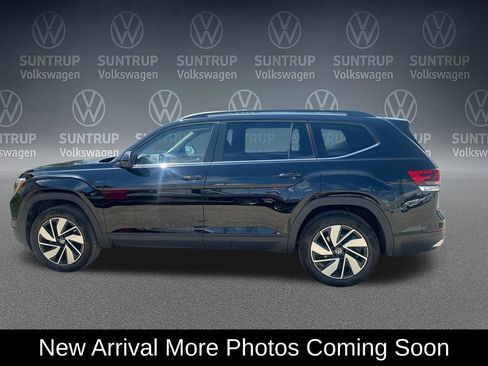 Used 2025 Volkswagen Atlas SE FWD image 2