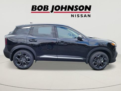 New 2026 Nissan Kicks SR w/ SR Premium Package AWD/4WD image 2