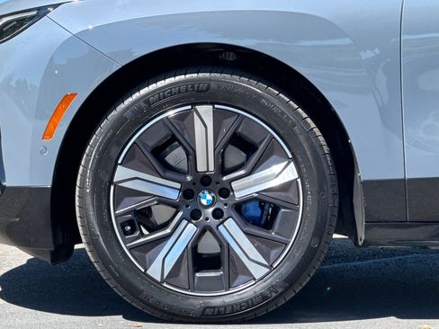 Used 2024 BMW iX xDrive50 w/ Sport Package AWD/4WD image 39