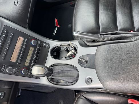 Used 2006 Chevrolet Corvette Convertible w/ Preferred Equipment Group RWD image 29