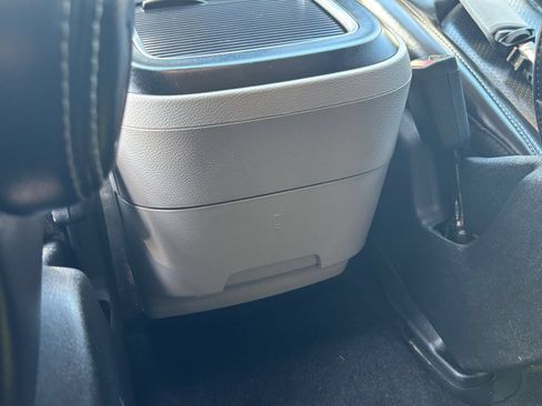 Used 2023 Chrysler Pacifica Touring-L FWD image 20