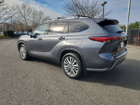 Used 2023 Toyota Highlander Platinum image 7