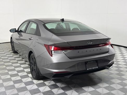 Used 2022 Hyundai Elantra SEL w/ Convenience Package FWD image 7