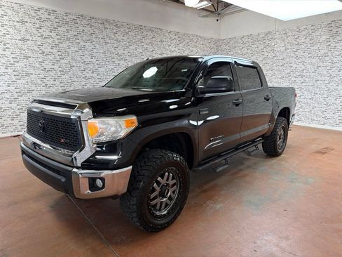 Used 2017 Toyota Tundra SR5 w/ SR5 Upgrade Package AWD/4WD image 3