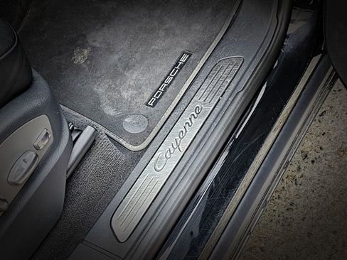 Used 2016 Porsche Cayenne image 11