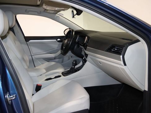 Used 2019 Volkswagen Jetta SE w/ Cold Weather Package image 48