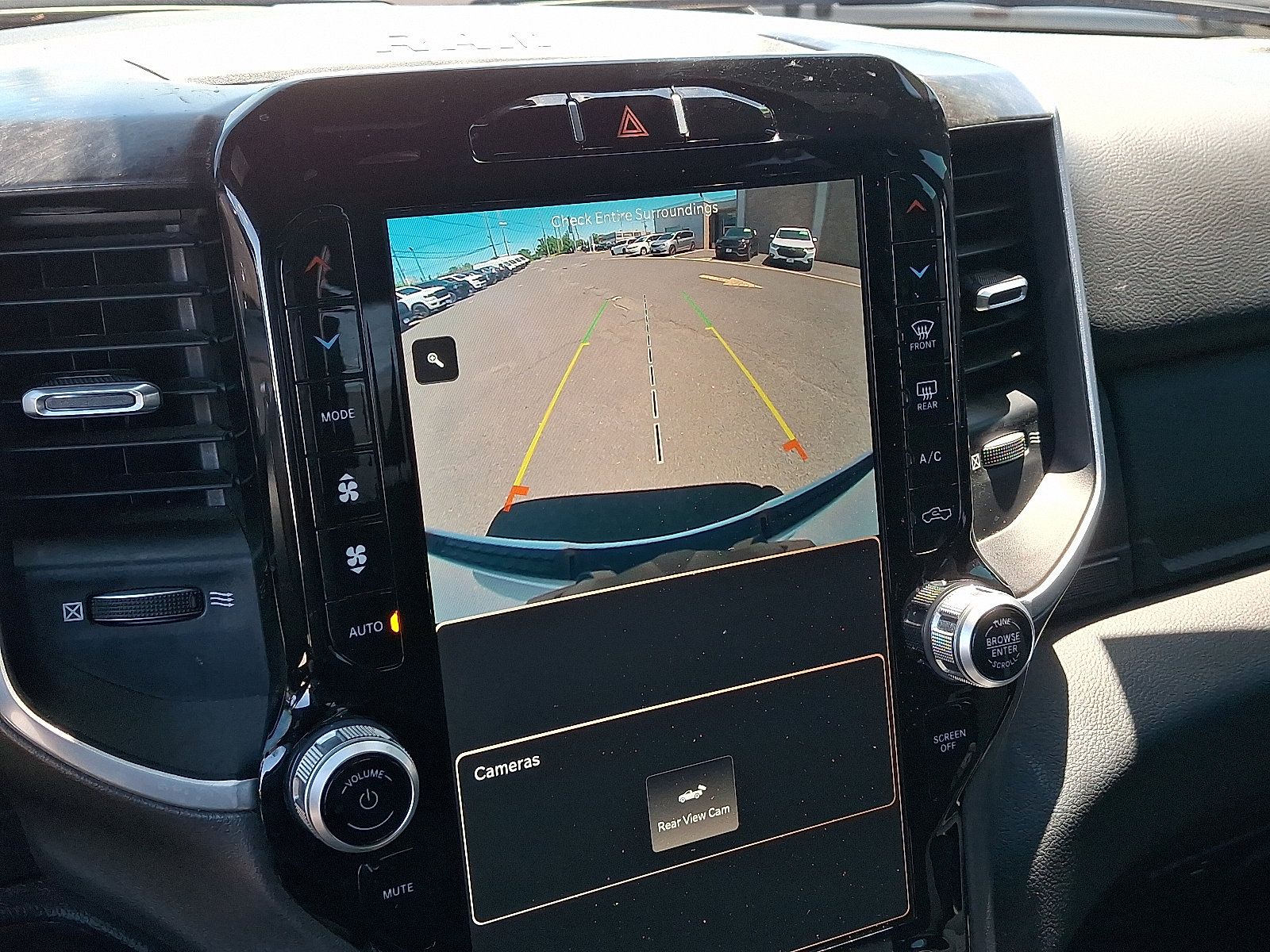 Used 2023 RAM 1500 Big Horn AWD/4WD image 18