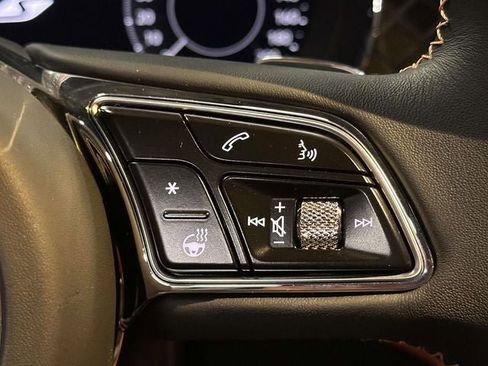 Used 2025 Bentley Bentayga S Black Edition image 27