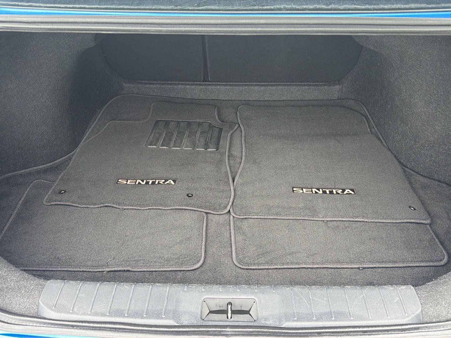 Used 2025 Nissan Sentra SV FWD image 32