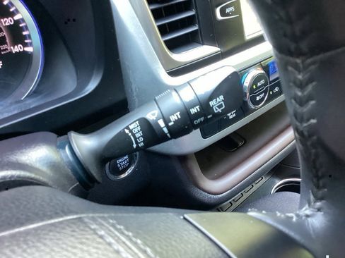 Used 2019 Toyota Highlander XLE image 49