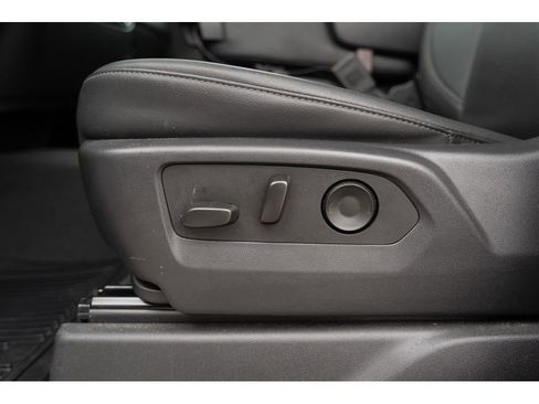 Certified 2025 GMC Sierra 1500 SLT image 14