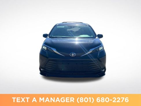 Used 2025 Toyota Sienna XLE w/ XLE Plus Package FWD image 8