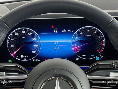 Used 2025 Mercedes-Benz GLS 580 4MATIC image 19