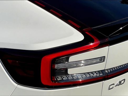 Used 2023 Volvo C40 P8 Recharge Ultimate image 31