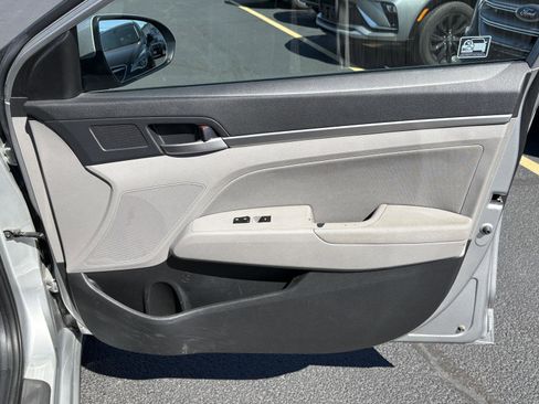Used 2020 Hyundai Elantra SEL FWD image 16