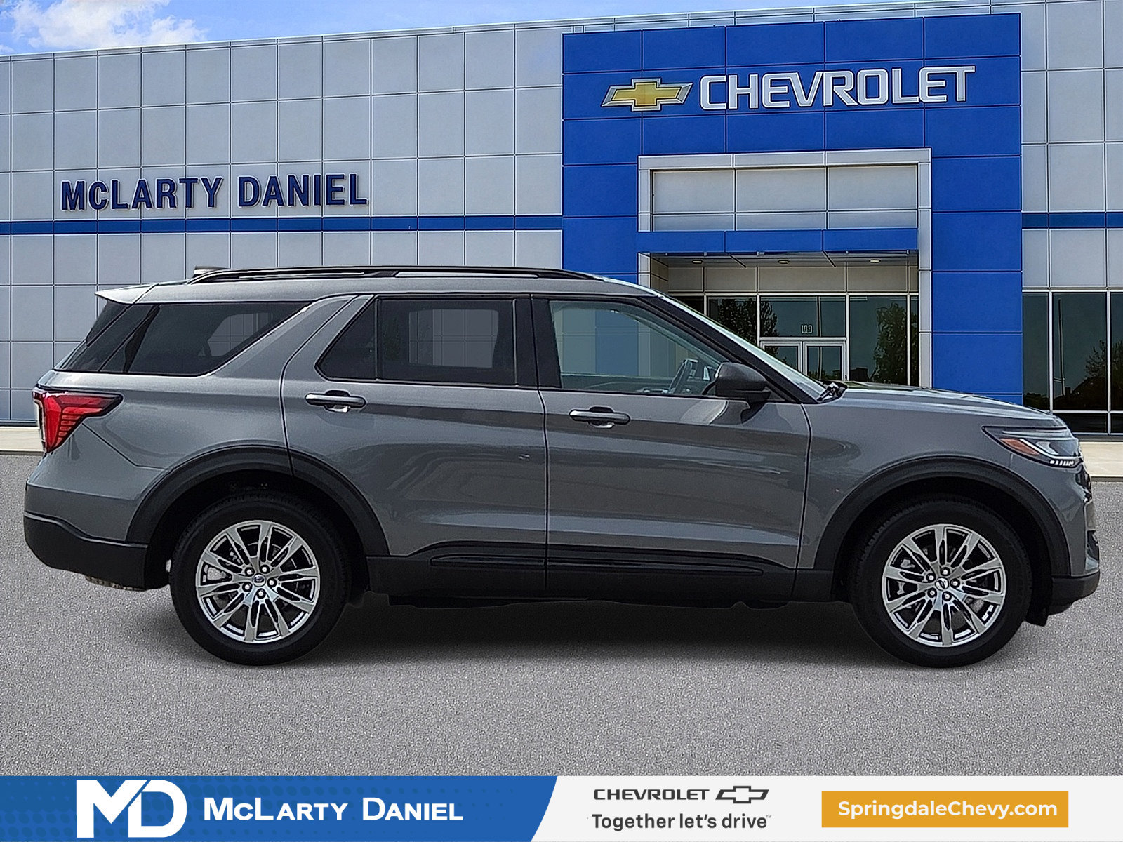 Used 2025 Ford Explorer Active w/ Active Comfort Package AWD/4WD image 6