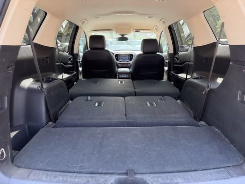 Used 2023 GMC Acadia Denali FWD image 20