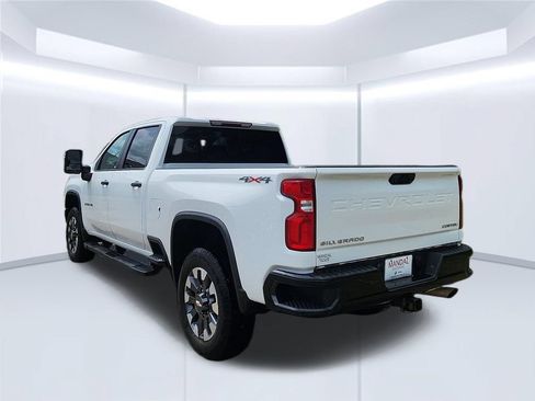 Used 2021 Chevrolet Silverado 2500 Custom w/ Custom Convenience Package AWD/4WD image 7