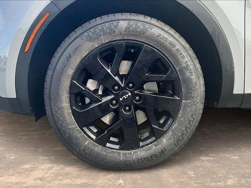 Used 2023 Kia Sorento S image 34