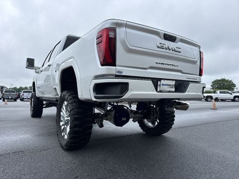 Used 2024 GMC Sierra 2500 Denali w/ Denali Reserve Package AWD/4WD image 8