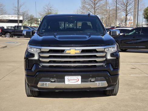 Used 2024 Chevrolet Silverado 1500 High Country w/ High Country Premium Package image 3