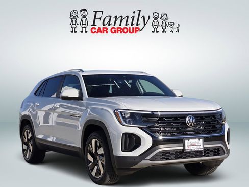New 2026 Volkswagen Atlas Cross Sport SE FWD image 2