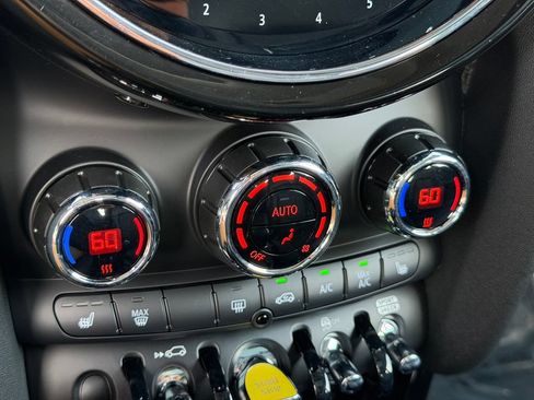 Used 2024 MINI Cooper SE FWD image 26