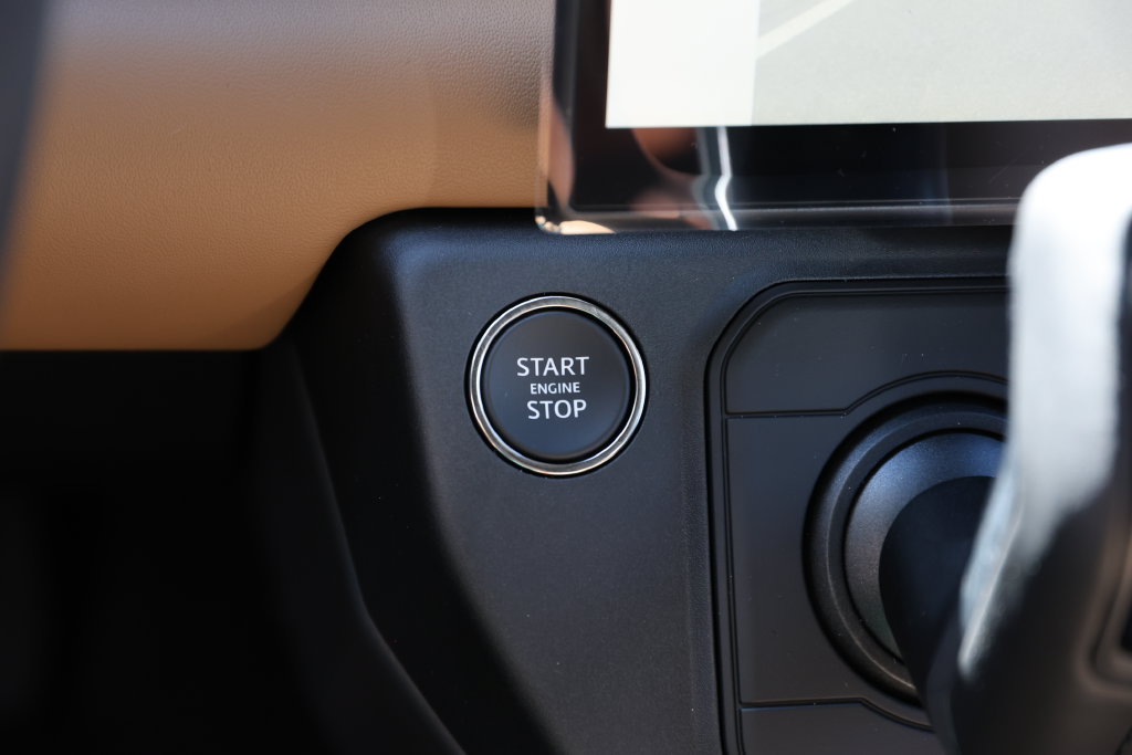 New 2026 Land Rover Defender 130 X-Dynamic SE AWD/4WD image 27