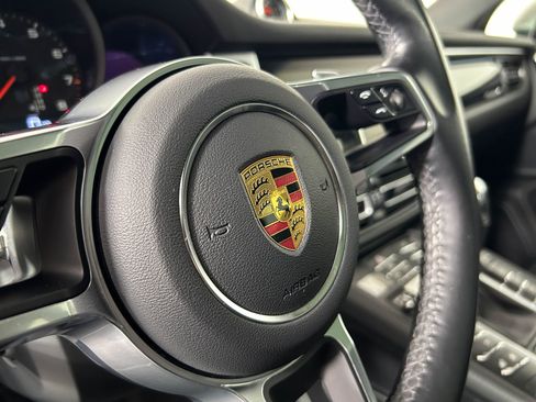 Used 2021 Porsche Macan AWD/4WD image 18