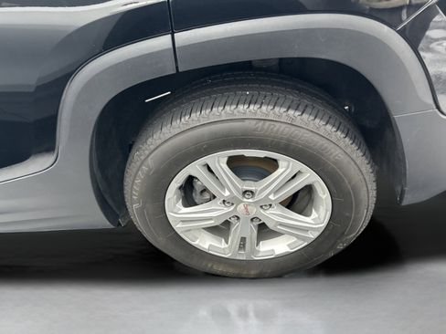 Used 2024 GMC Terrain SLE image 10