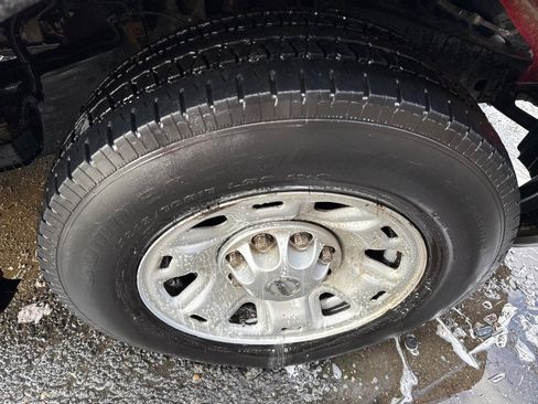 Used 2012 Nissan NV 2500 SV image 21