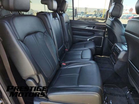 Used 2024 Jeep Wagoneer L Series II w/ Flexible Seating Group image 28