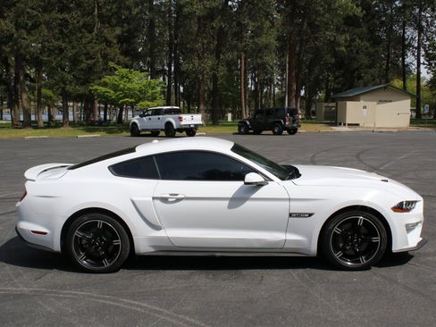 Used 2019 Ford Mustang GT Premium w/ Equipment Group 401A RWD image 54