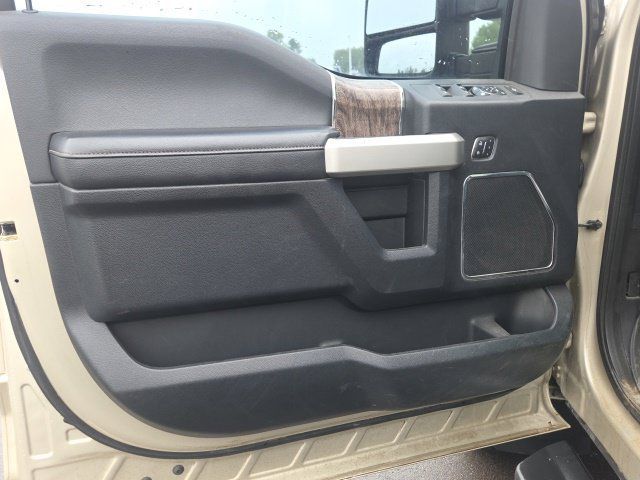 Used 2017 Ford F350 Lariat w/ Lariat Ultimate Package AWD/4WD image 22