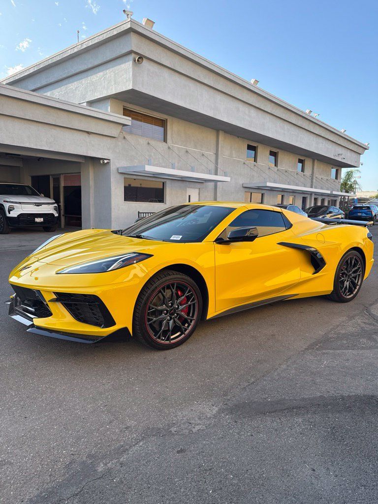 Used 2026 Chevrolet Corvette Stingray Premium Conv w/ Z51 Performance Package RWD image 2
