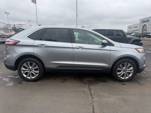 Used 2022 Ford Edge Titanium AWD/4WD image 2