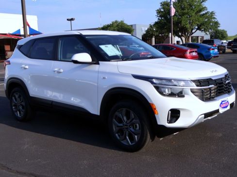 Used 2026 Kia Seltos LX AWD/4WD image 8