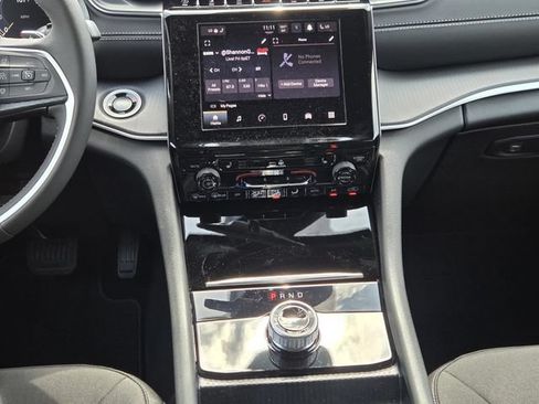New 2026 Jeep Grand Cherokee L 4WD image 13