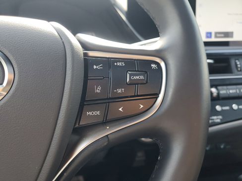 Used 2025 Lexus ES 350 w/ Premium Package image 28