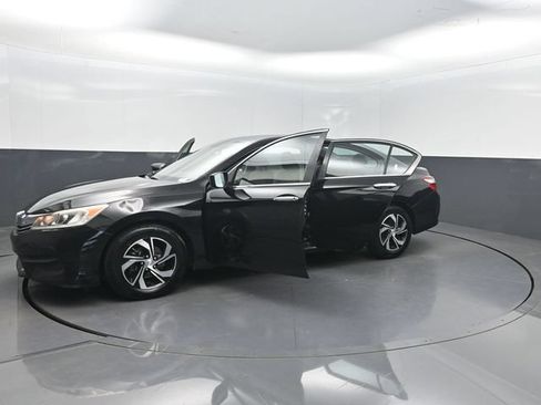 Used 2016 Honda Accord LX image 34